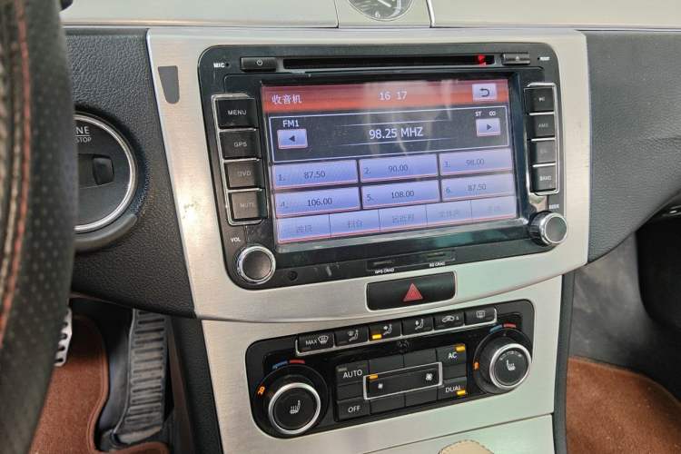 Used Volkswagen FAW-Volkswagen CC 2012 1.8TSI Luxury Model Audio And AC Panel