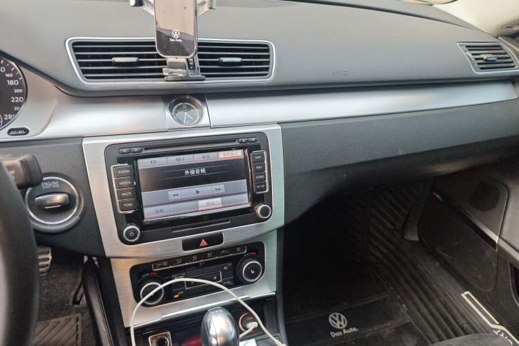 Used Volkswagen FAW-Volkswagen CC 2012 2.0 TSI Luxury Model Audio And AC Panel