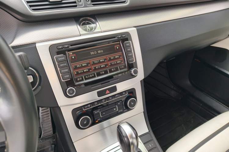 Used Volkswagen FAW-Volkswagen CC 2012 3.0 FSI V6 Audio And AC Panel