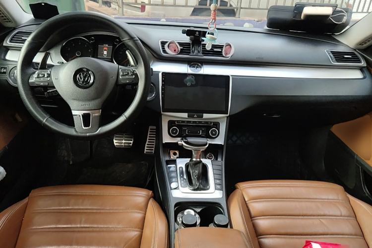 Used Volkswagen FAW-Volkswagen CC 2012 2.0 TSI Luxury Model Center Console