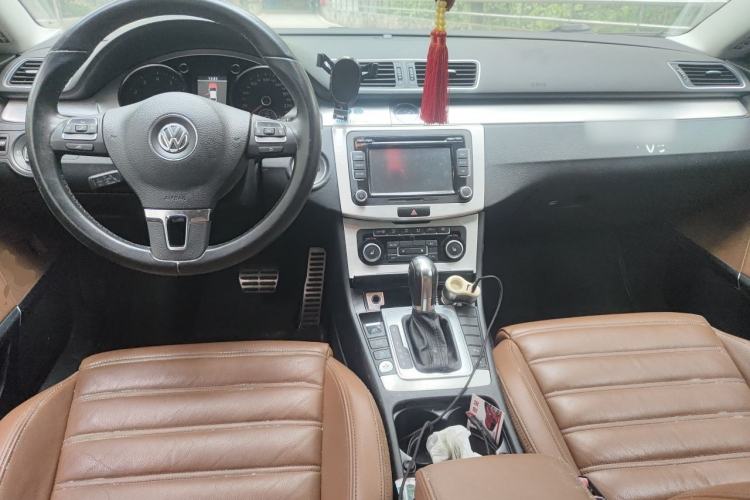 Used Volkswagen FAW-Volkswagen CC 2012 1.8TSI Luxury Model Center Console