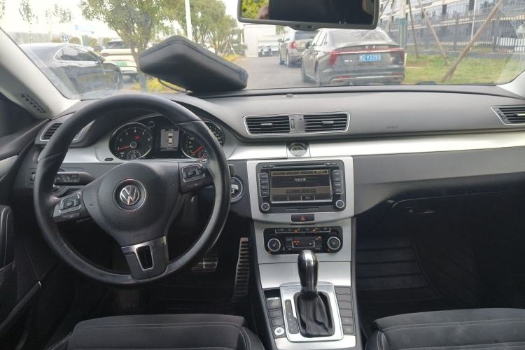 Used Volkswagen FAW-Volkswagen CC 2012 2.0 TSI Ultimate Edition Center Console
