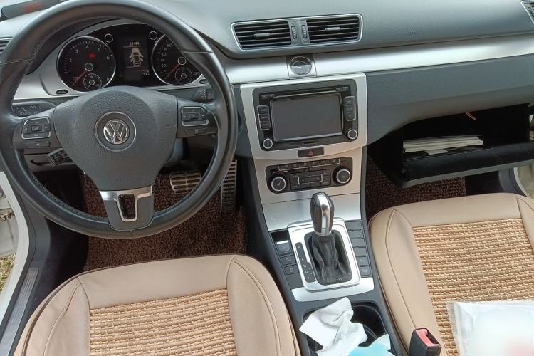 Used Volkswagen FAW-Volkswagen CC 2012 1.8TSI Elite Edition Center Console