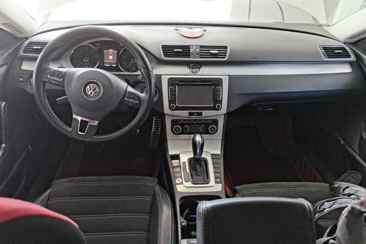 Used Volkswagen FAW-Volkswagen CC 2012 1.8TSI Luxury Model Center Console