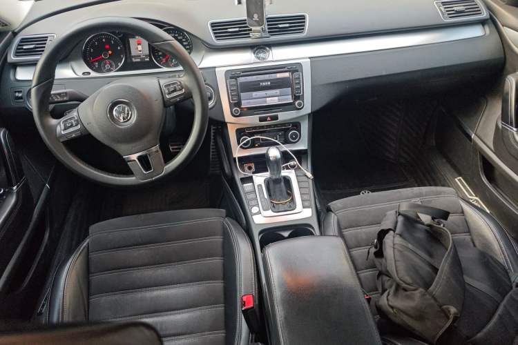 Used Volkswagen FAW-Volkswagen CC 2012 2.0 TSI Luxury Model Center Console