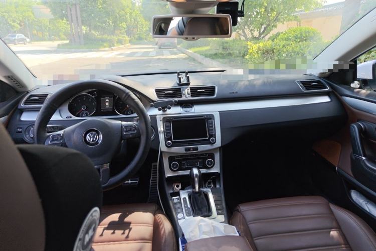 Used Volkswagen FAW-Volkswagen CC 2012 2.0 TSI Ultimate Edition Center Console