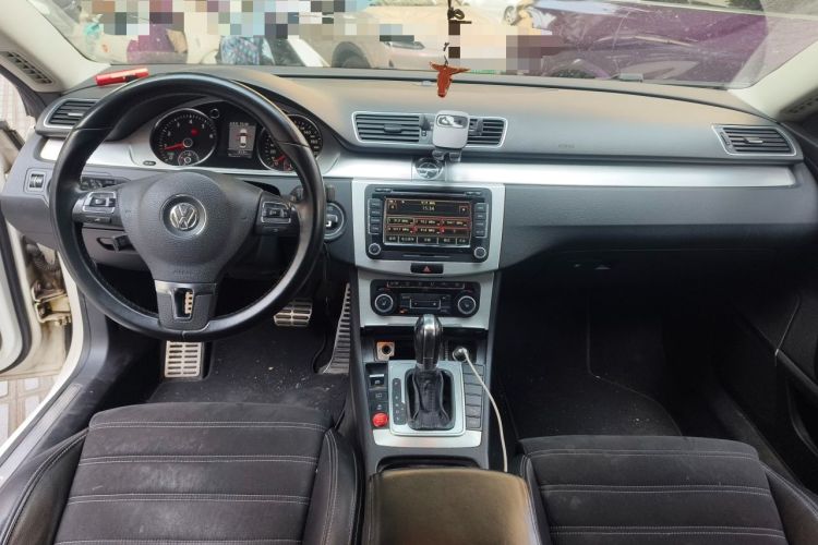 Used Volkswagen FAW-Volkswagen CC 2012 2.0 TSI Ultimate Edition Center Console