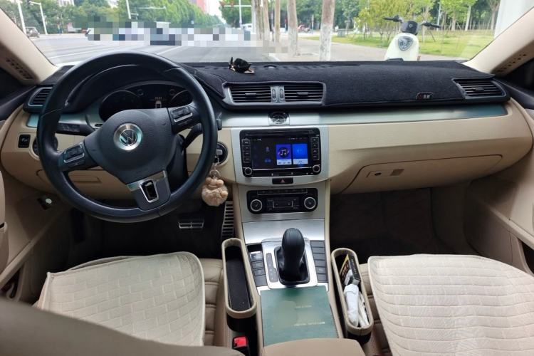Used Volkswagen FAW-Volkswagen CC 2012 1.8TSI Prestige Model Center Console