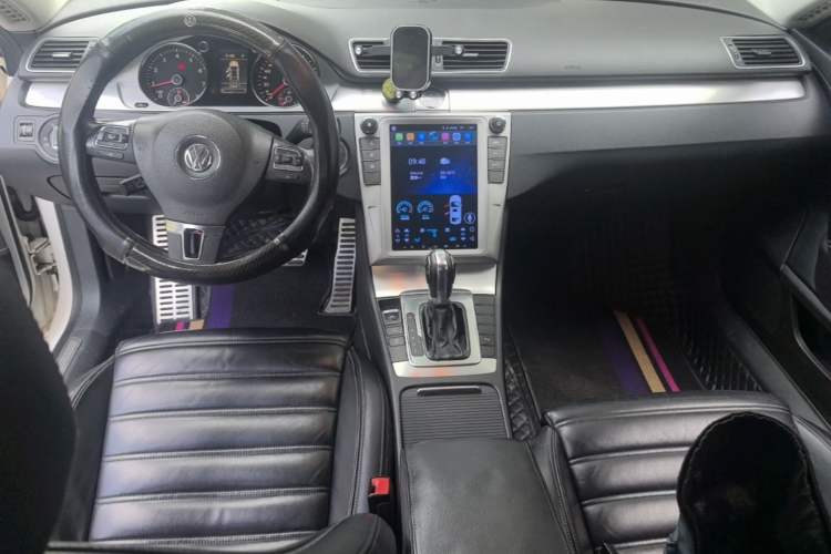 Used Volkswagen FAW-Volkswagen CC 2012 1.8TSI Prestige Model Center Console