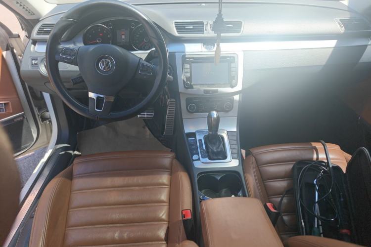 Used Volkswagen FAW-Volkswagen CC 2012 1.8TSI Luxury Model Center Console