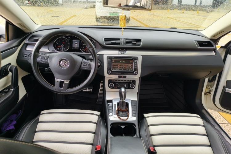 Used Volkswagen FAW-Volkswagen CC 2012 3.0 FSI V6 Center Console