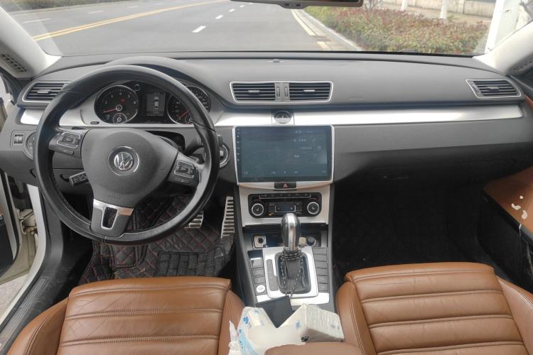 Used Volkswagen FAW-Volkswagen CC 2012 1.8TSI Luxury Model Center Console