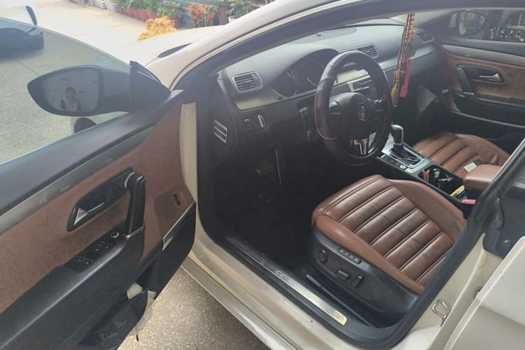 Used Volkswagen FAW-Volkswagen CC 2012 2.0 TSI Ultimate Edition Driver Seat