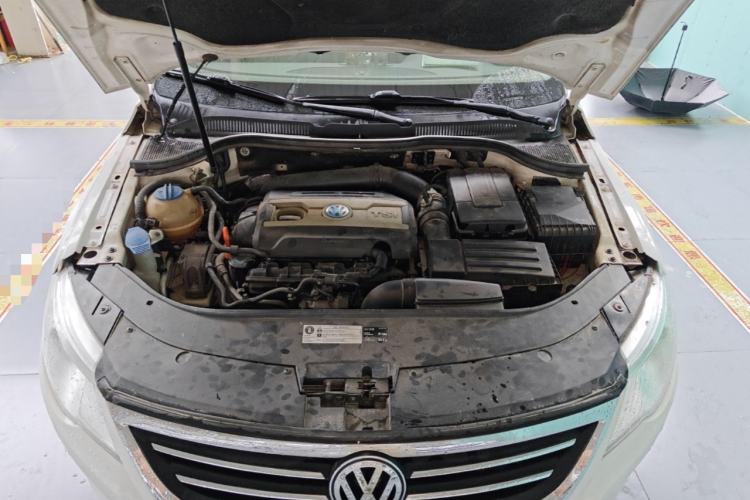 Used Volkswagen FAW-Volkswagen CC 2012 1.8TSI Luxury Model Engine Bay