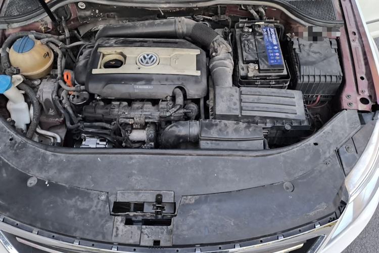 Used Volkswagen FAW-Volkswagen CC 2012 1.8TSI Prestige Model Engine Bay