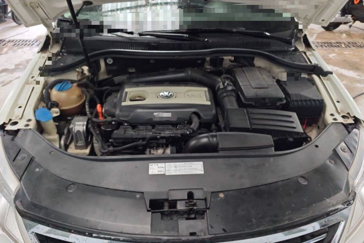 Used Volkswagen FAW-Volkswagen CC 2012 2.0 TSI Luxury Model Engine Bay