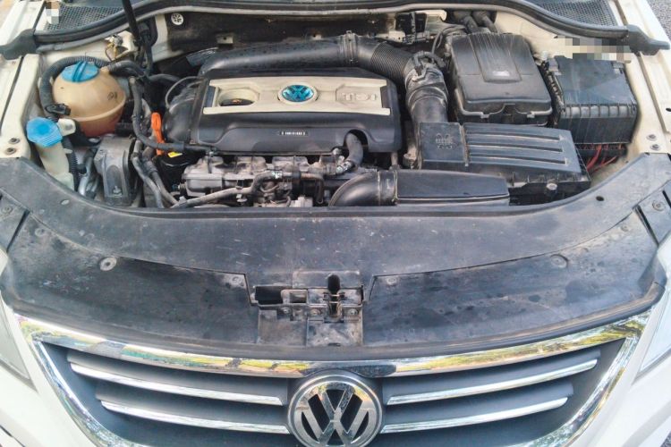 Used Volkswagen FAW-Volkswagen CC 2012 2.0 TSI Luxury Model Engine Bay