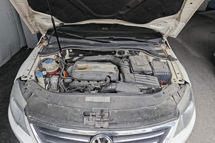 Used Volkswagen FAW-Volkswagen CC 2012 1.8TSI Luxury Model Engine Bay