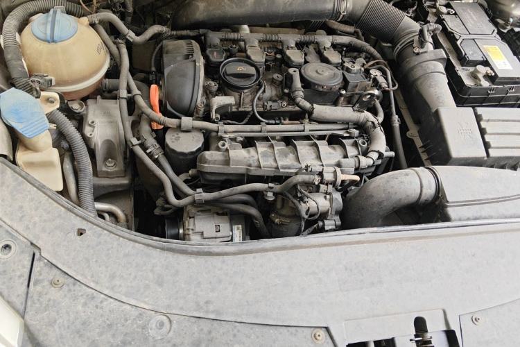 Used Volkswagen FAW-Volkswagen CC 2012 1.8TSI Luxury Model Engine Bay