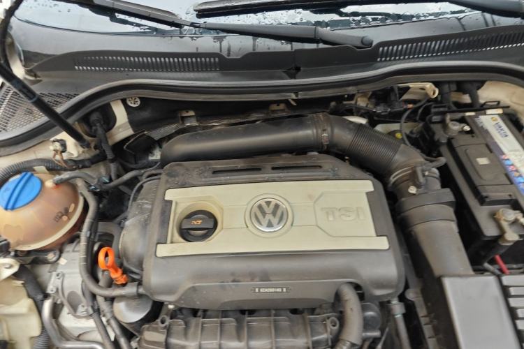 Used Volkswagen FAW-Volkswagen CC 2012 1.8TSI Luxury Model Engine Bay
