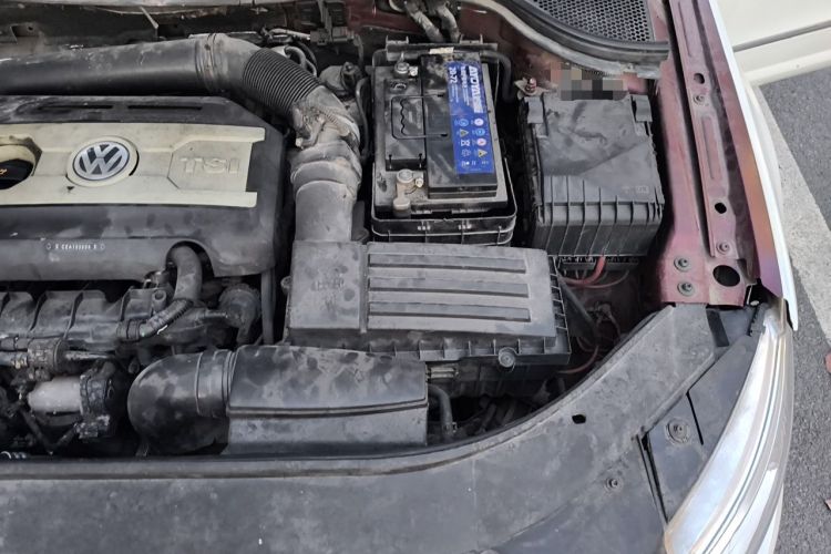 Used Volkswagen FAW-Volkswagen CC 2012 1.8TSI Prestige Model Engine Bay Left