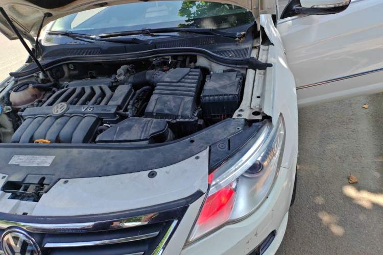Used Volkswagen FAW-Volkswagen CC 2012 3.0 FSI V6 Engine Bay Left