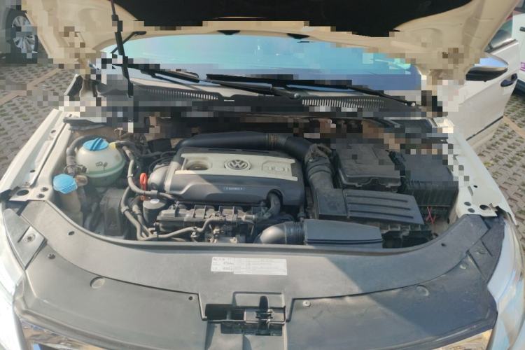 Used Volkswagen FAW-Volkswagen CC 2012 1.8TSI Luxury Model Engine Bay