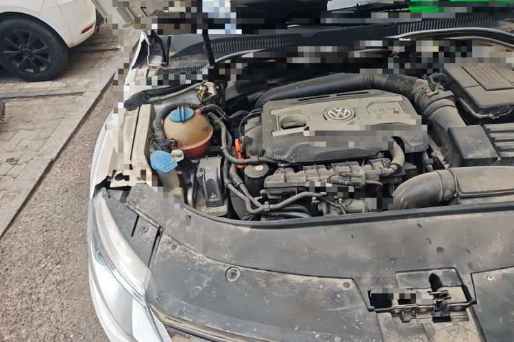 Used Volkswagen FAW-Volkswagen CC 2012 1.8TSI Luxury Model Engine Bay Right
