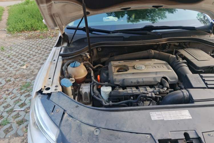 Used Volkswagen FAW-Volkswagen CC 2012 2.0 TSI Luxury Model Engine Bay Right