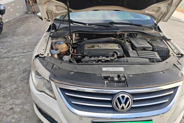Used Volkswagen FAW-Volkswagen CC 2012 1.8TSI Luxury Model Engine Bay Right