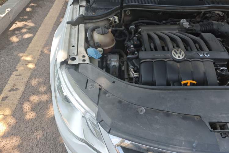 Used Volkswagen FAW-Volkswagen CC 2012 3.0 FSI V6 Engine Bay Right