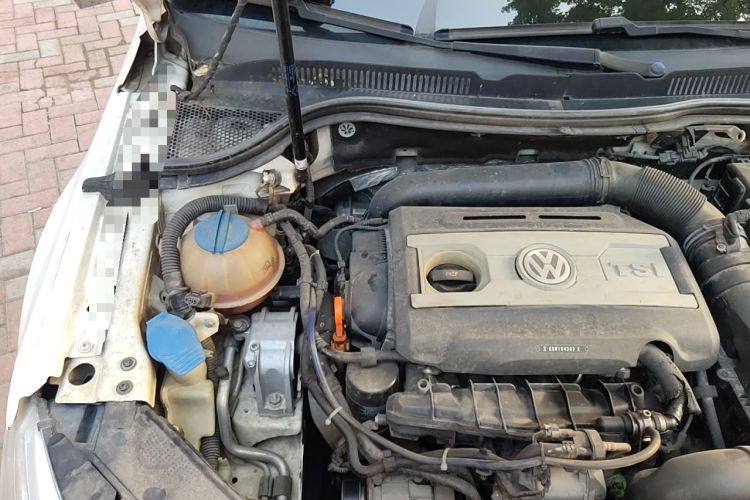 Used Volkswagen FAW-Volkswagen CC 2012 2.0 TSI Luxury Model Engine Bay Right