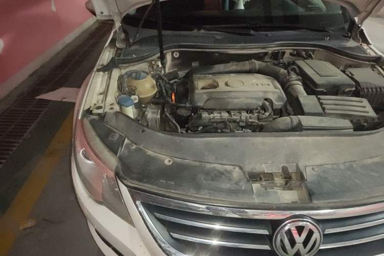 Used Volkswagen FAW-Volkswagen CC 2012 1.8TSI Luxury Model Engine Bay Right