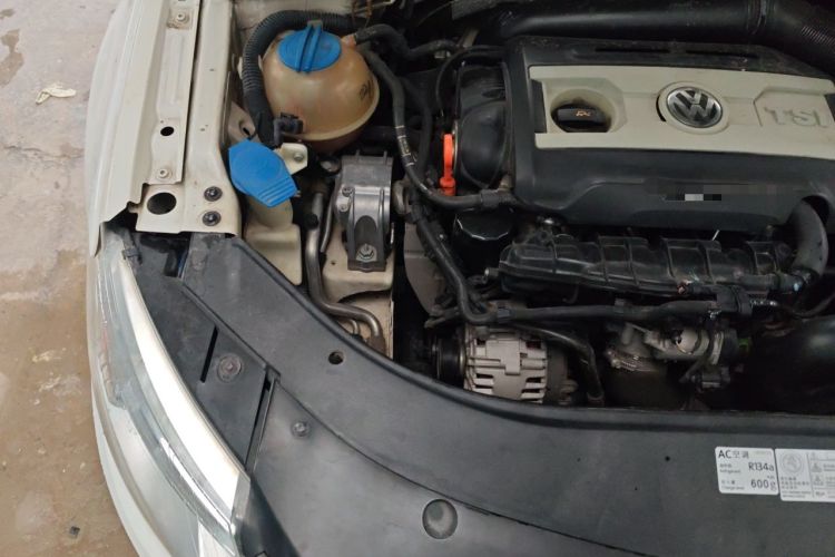 Used Volkswagen FAW-Volkswagen CC 2012 2.0 TSI Luxury Model Engine Bay Right
