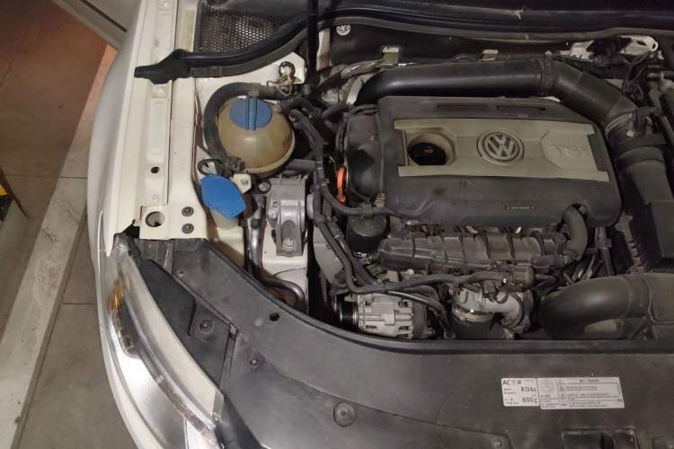 Used Volkswagen FAW-Volkswagen CC 2012 1.8TSI Prestige Model Engine Bay Right