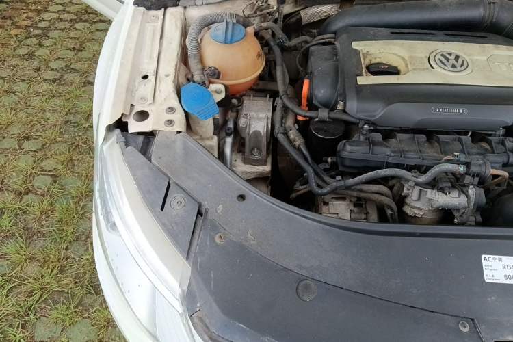 Used Volkswagen FAW-Volkswagen CC 2012 1.8TSI Elite Edition Engine Bay Right