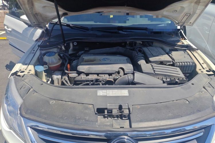 Used Volkswagen FAW-Volkswagen CC 2012 1.8TSI Luxury Model Engine Bay Right