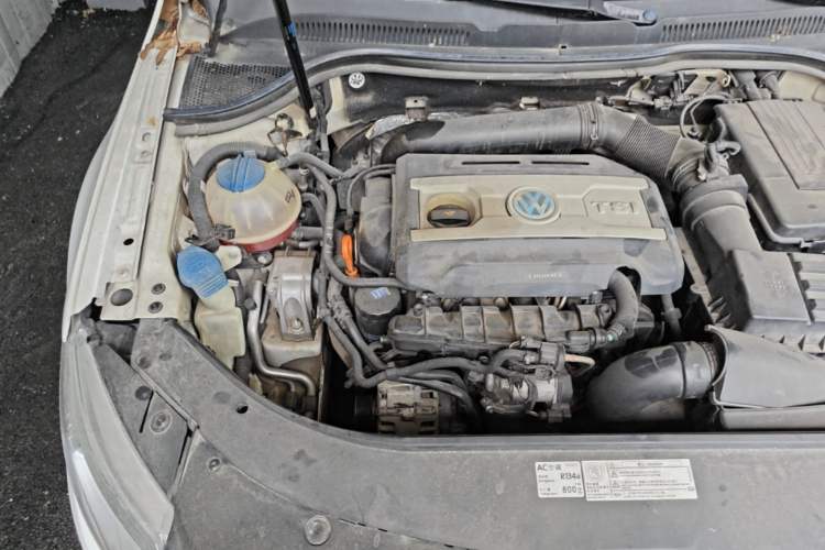 Used Volkswagen FAW-Volkswagen CC 2012 1.8TSI Luxury Model Engine Bay Right