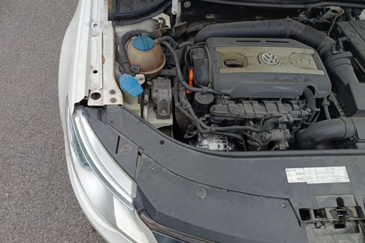 Used Volkswagen FAW-Volkswagen CC 2012 2.0 TSI Luxury Model Engine Bay Right