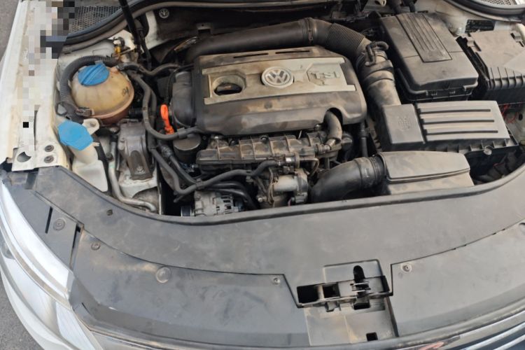 Used Volkswagen FAW-Volkswagen CC 2012 2.0 TSI Luxury Model Engine Bay Right