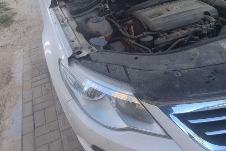 Used Volkswagen FAW-Volkswagen CC 2012 1.8TSI Luxury Model Engine Bay Right