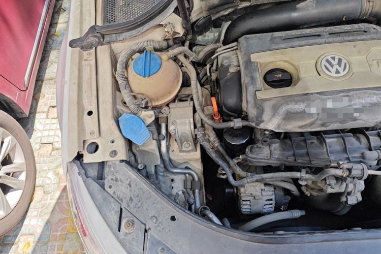 Used Volkswagen FAW-Volkswagen CC 2012 1.8TSI Luxury Model Engine Bay Right