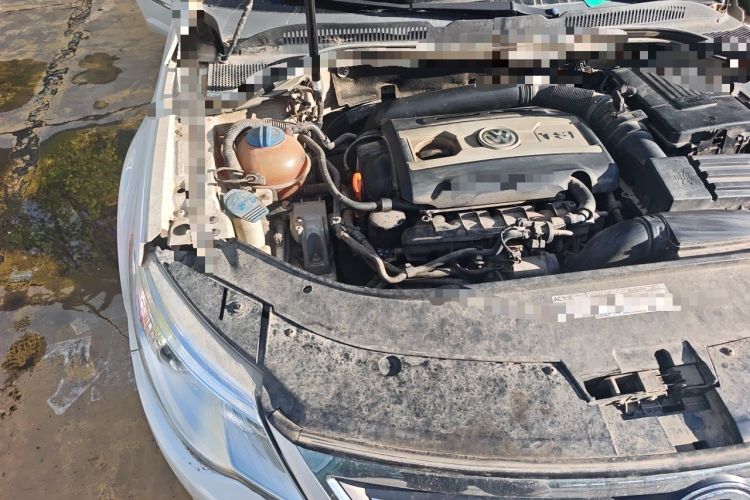 Used Volkswagen FAW-Volkswagen CC 2012 1.8TSI Luxury Model Engine Bay Right