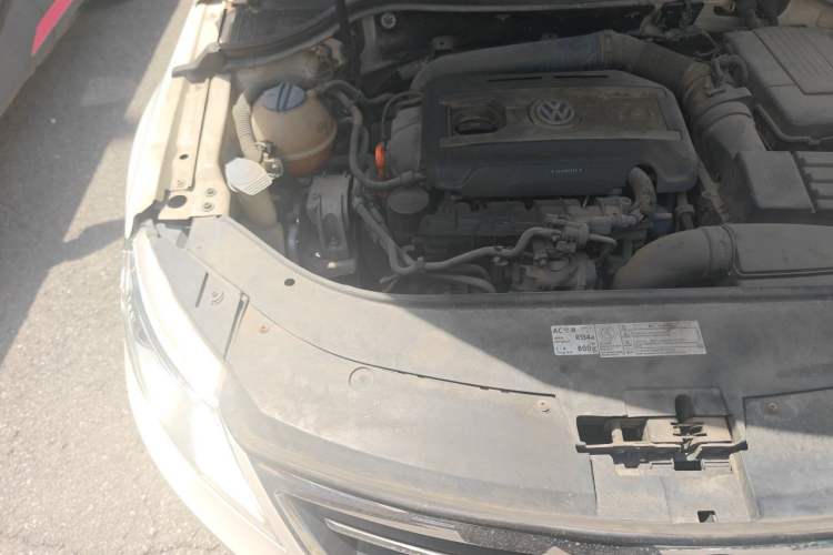 Used Volkswagen FAW-Volkswagen CC 2012 1.8TSI Luxury Model Engine Bay Right