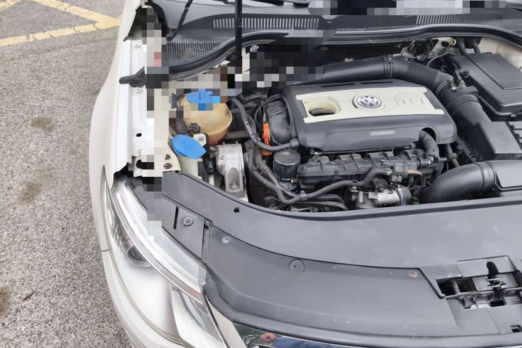 Used Volkswagen FAW-Volkswagen CC 2012 1.8TSI Luxury Model Engine Bay Right