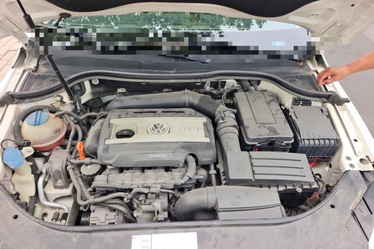 Used Volkswagen FAW-Volkswagen CC 2012 1.8TSI Prestige Model Engine Bay