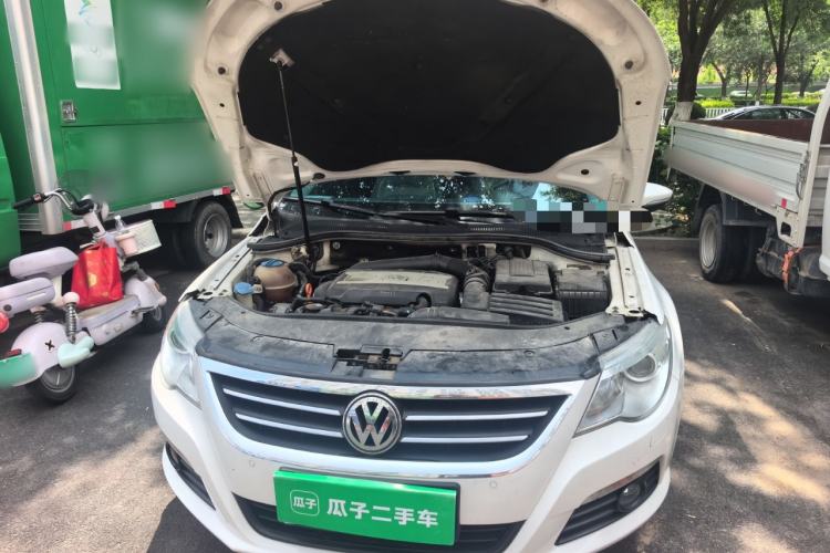 Used Volkswagen FAW-Volkswagen CC 2012 1.8TSI Prestige Model Engine Bay