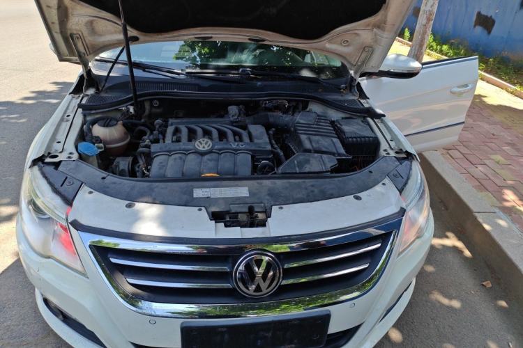 Used Volkswagen FAW-Volkswagen CC 2012 3.0 FSI V6 Engine Bay