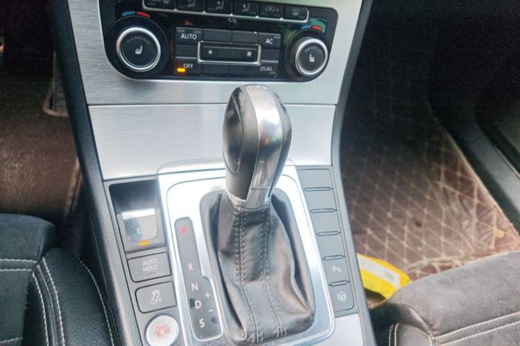 Used Volkswagen FAW-Volkswagen CC 2012 2.0 TSI Luxury Model Gear Lever