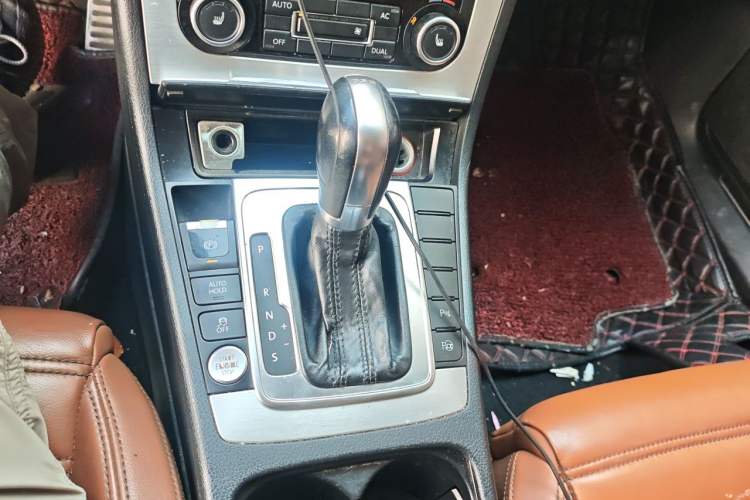 Used Volkswagen FAW-Volkswagen CC 2012 1.8TSI Luxury Model Gear Lever